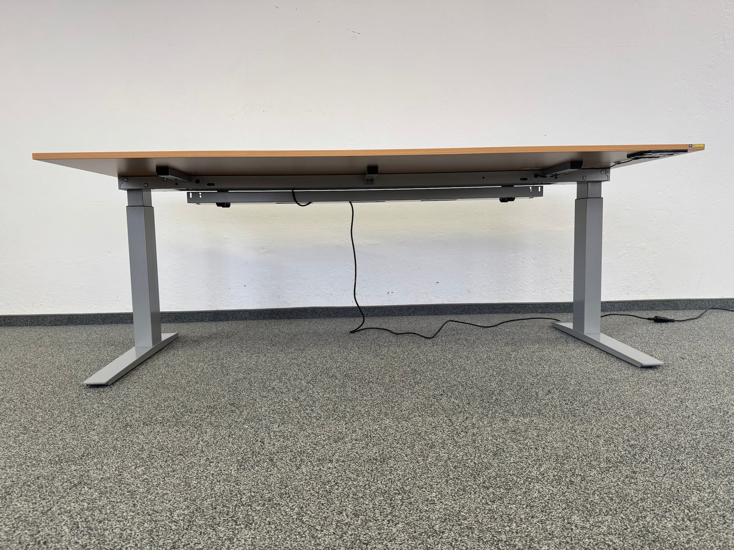 Kinnarps Serie P Sitz-Steh Schreibtisch