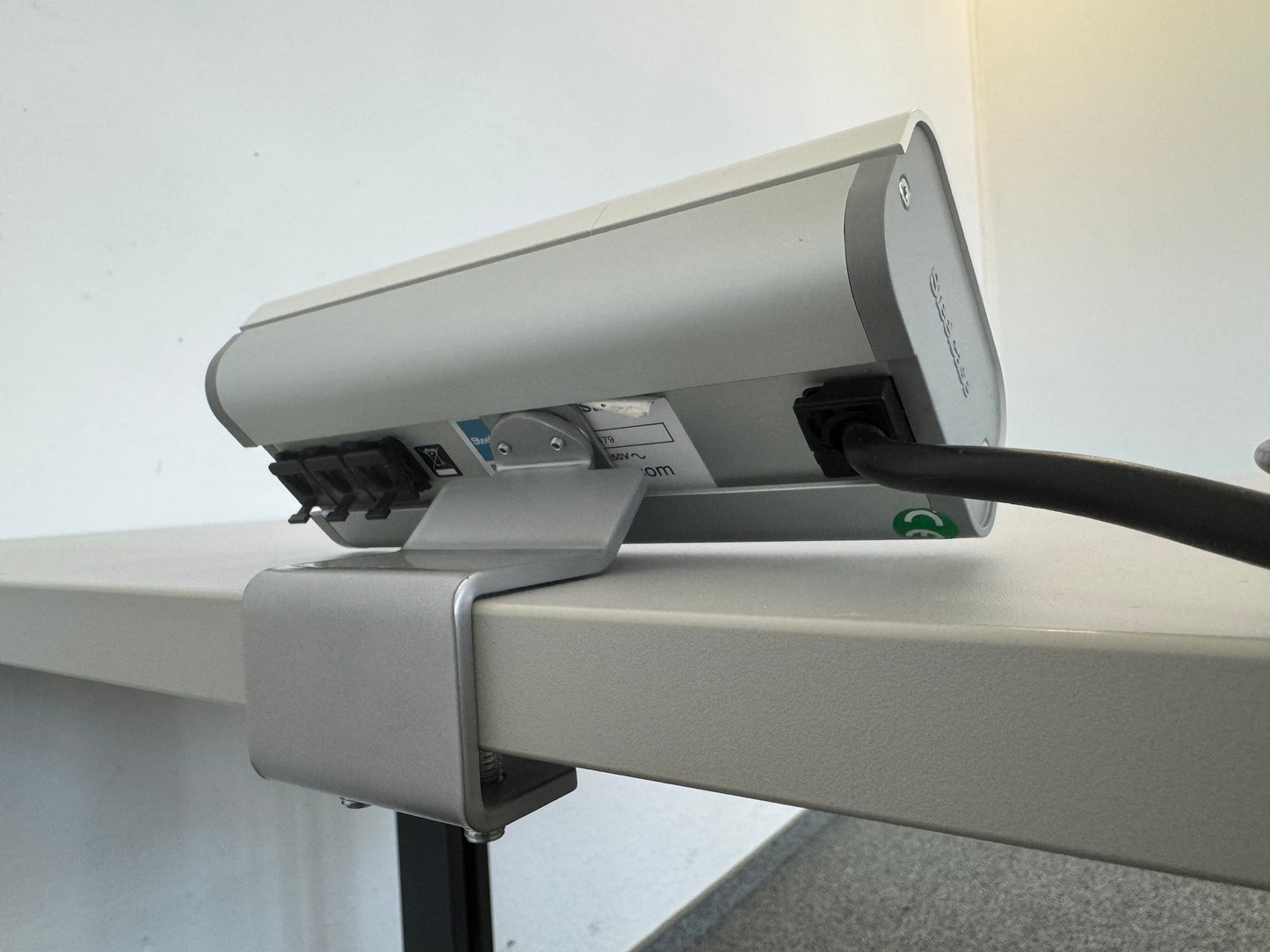 Steelcase Mehrfachstecker mit USB