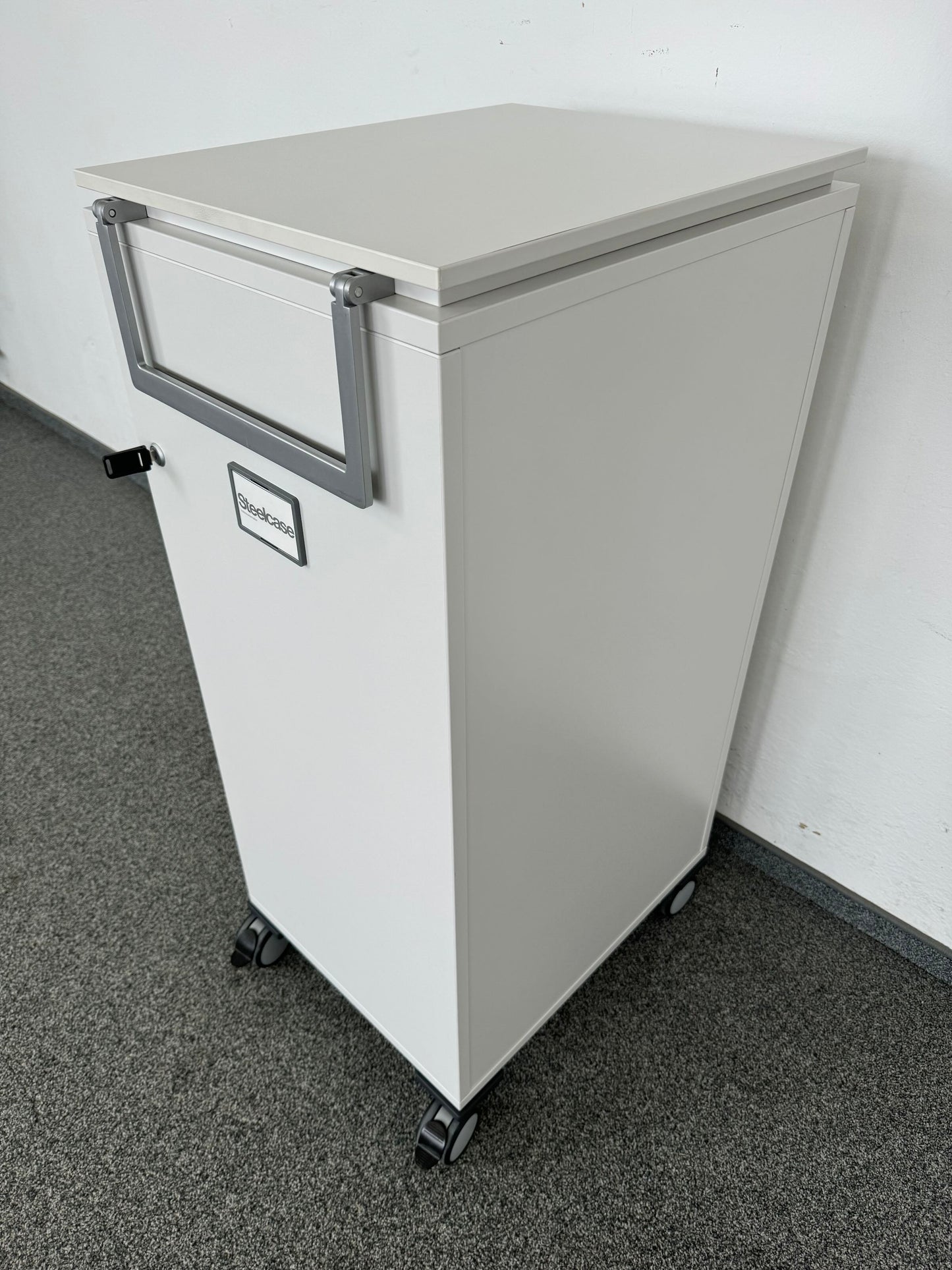 Steelcase Share It Roll-Caddy