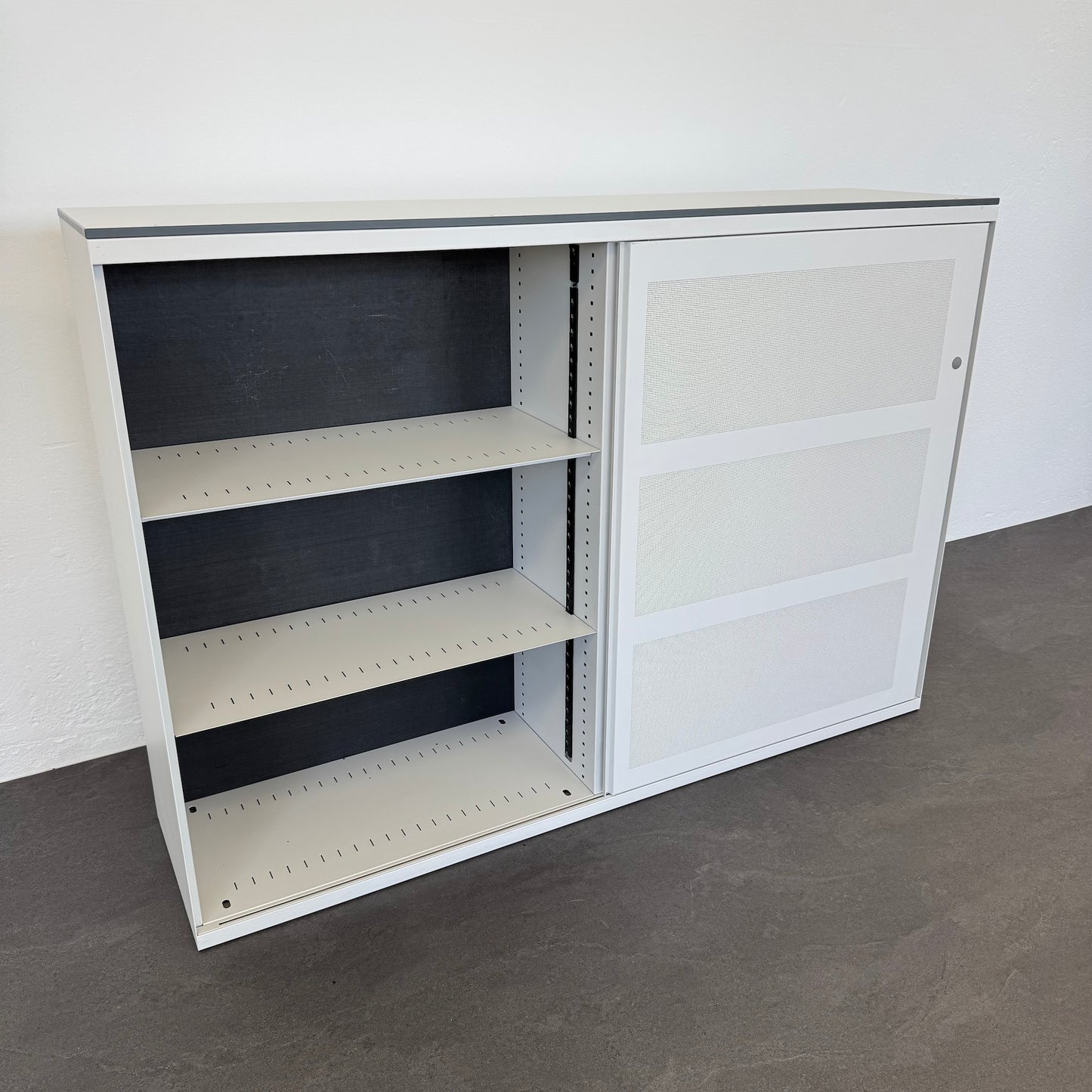 Lista Office Storage Twin Schiebetürschrank