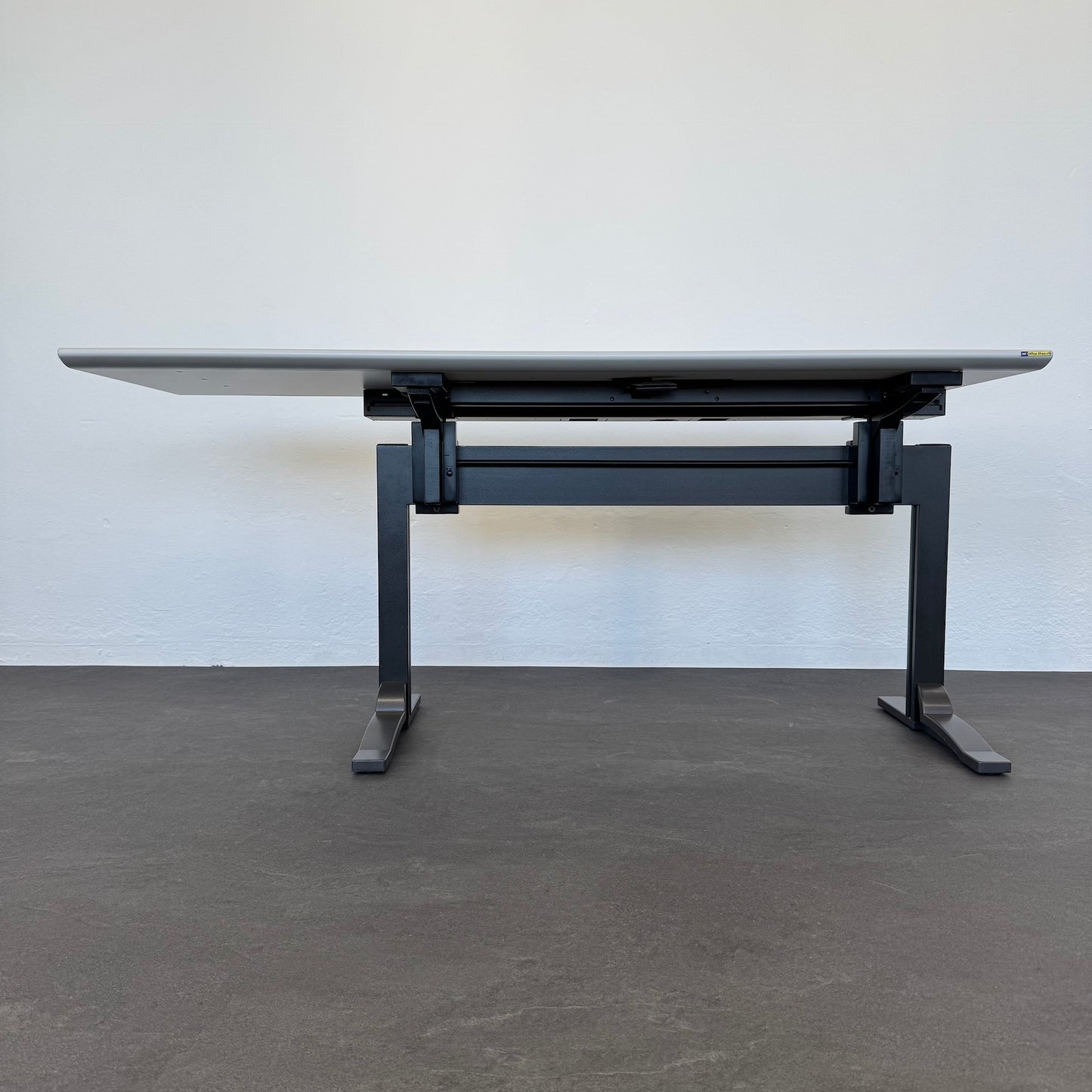 Elan Euroffice Schreibtisch