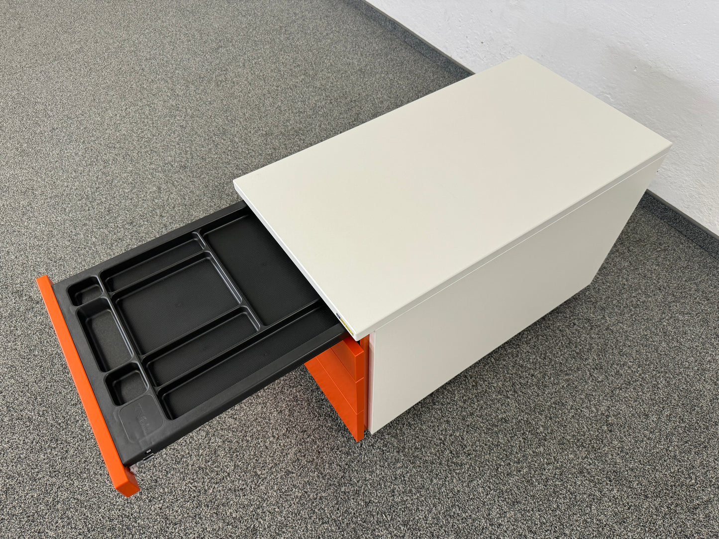König + Neurath Container Roll-Korpus