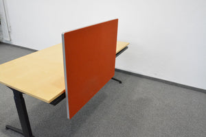 Lista Office Trennwand mit Tischhalterung 950x720mm - Spanplatte mit Stoffbezug - Braunrot