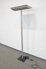 Laden Sie das Bild in den Galerie-Viewer, Zumtobel Staff Indirekt-/Direktleuchte 1-Stufig - 4 x 55 Watt - Metall - Silbergrau