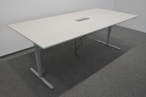 Ergodata Plain Desk Sitz-Steh Sitzungstisch elektrisch höhenverstellbar von 620-1270mm - 3000x1400mm - Spanplatte - Lichtgrau