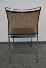 Laden Sie das Bild in den Galerie-Viewer, Dietiker SATU Sitzungsstuhl ohne Armlehnen - Holz verleimt und geformt - Buche Schwarz