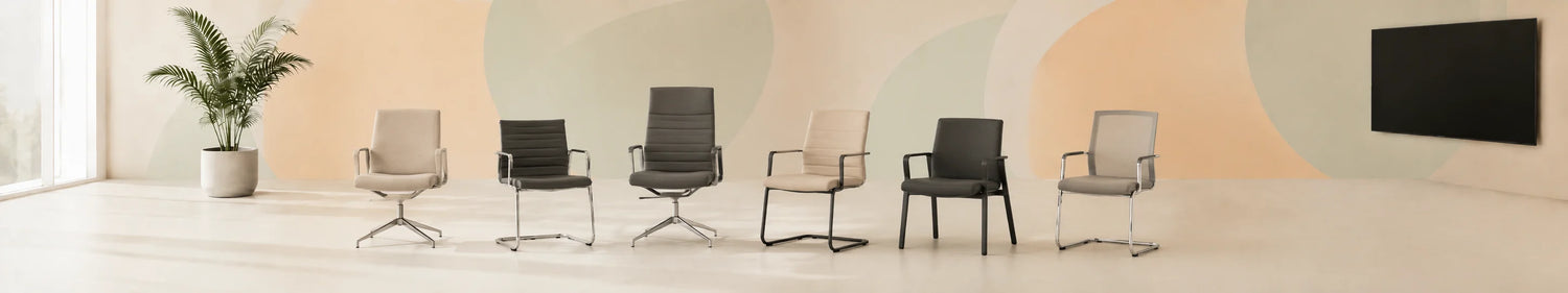 Moderne Sitzungsstühle und Konferenzstühle Occasion Schweiz in hellem Showroom für Büro und Besprechungsräume