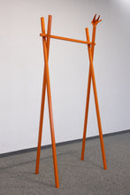 Laden Sie das Bild in den Galerie-Viewer, Top Design Elegant Garderobenständer - Metall Orange