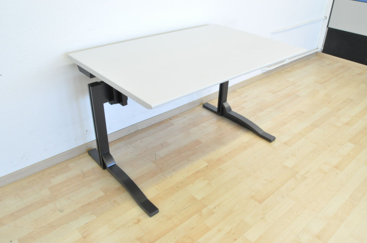 Elan Euroffice Schreibtisch