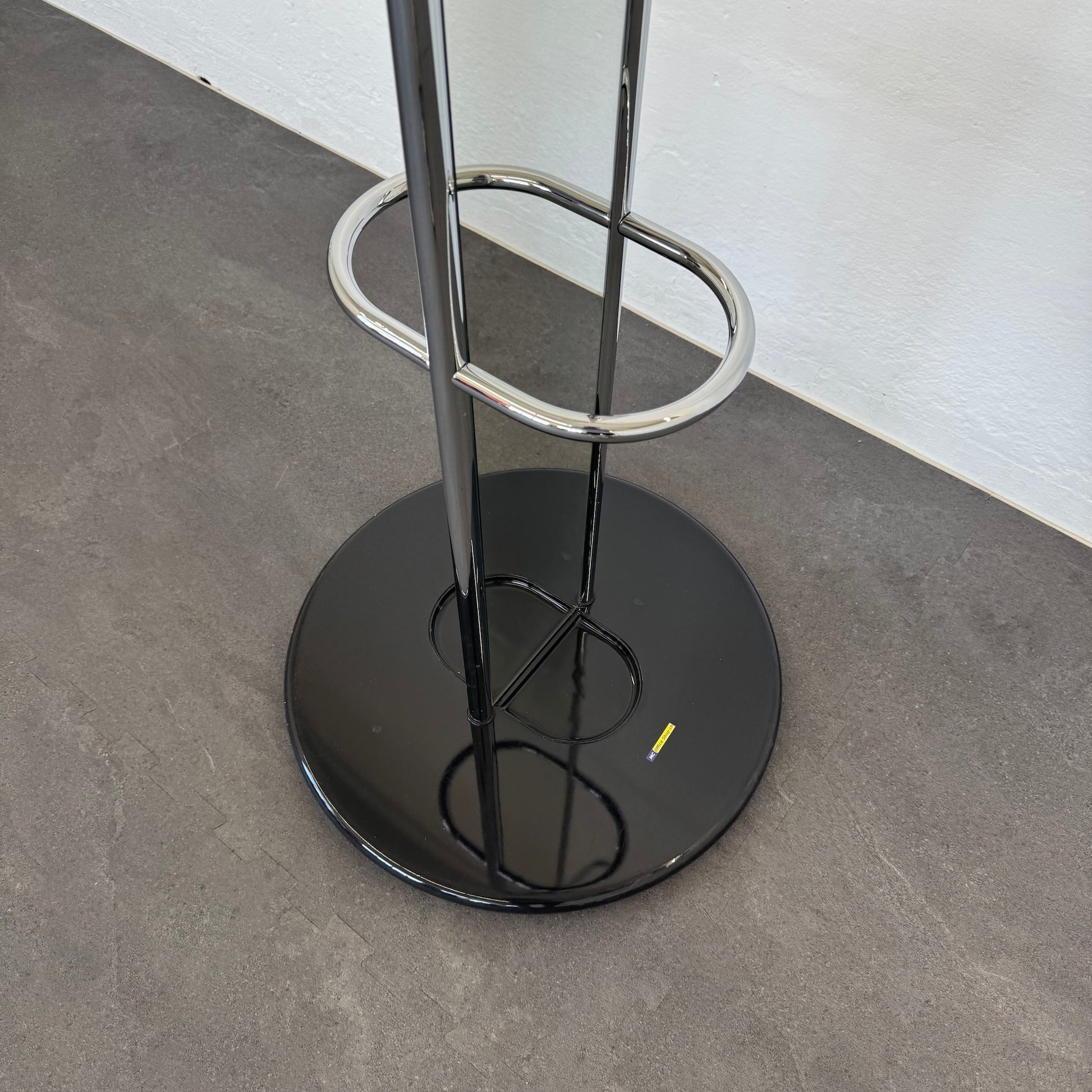 Top Design Mirror Garderobenständer Detailfoto Schormständer