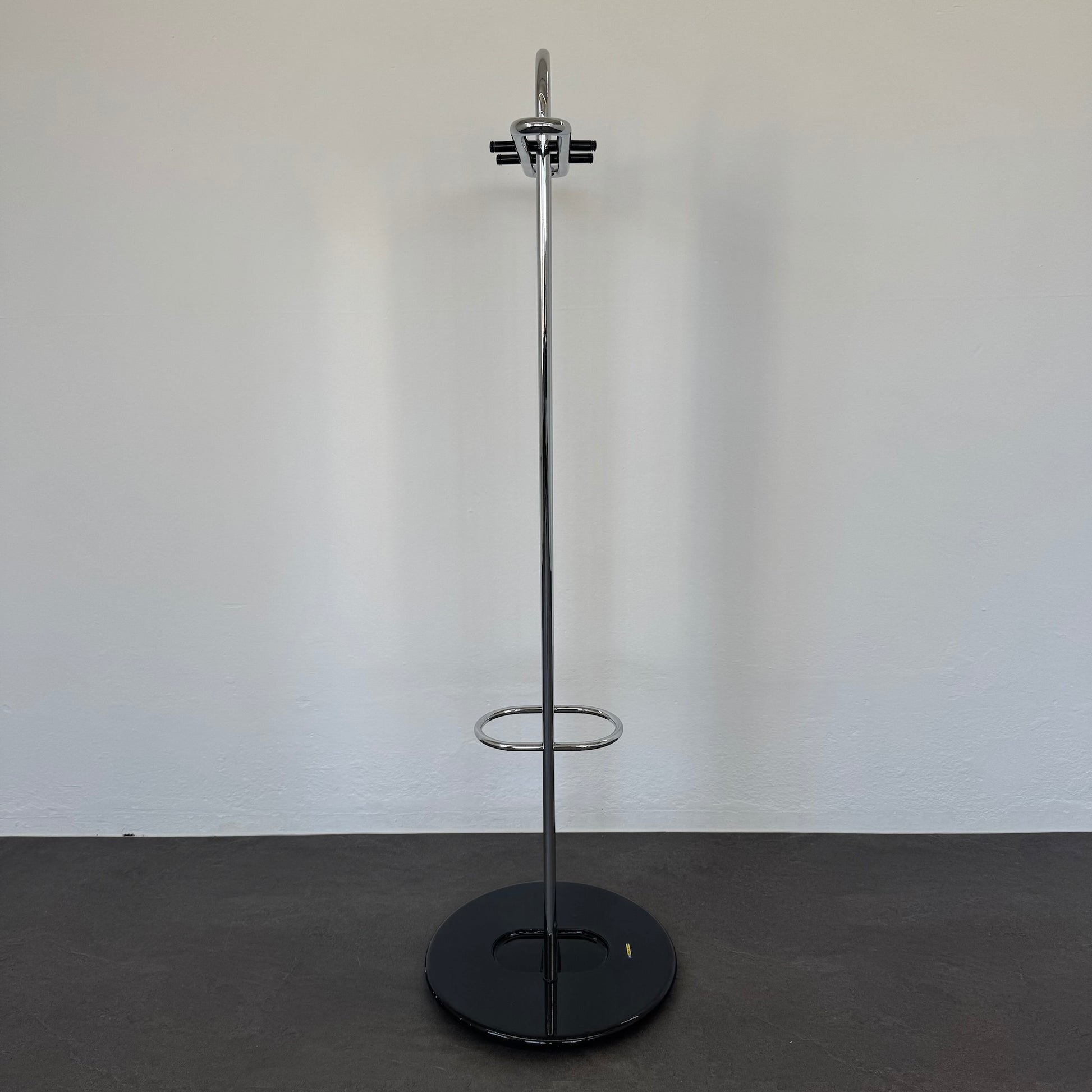 Top Design Mirror Garderobenständer Ansicht von der Seite