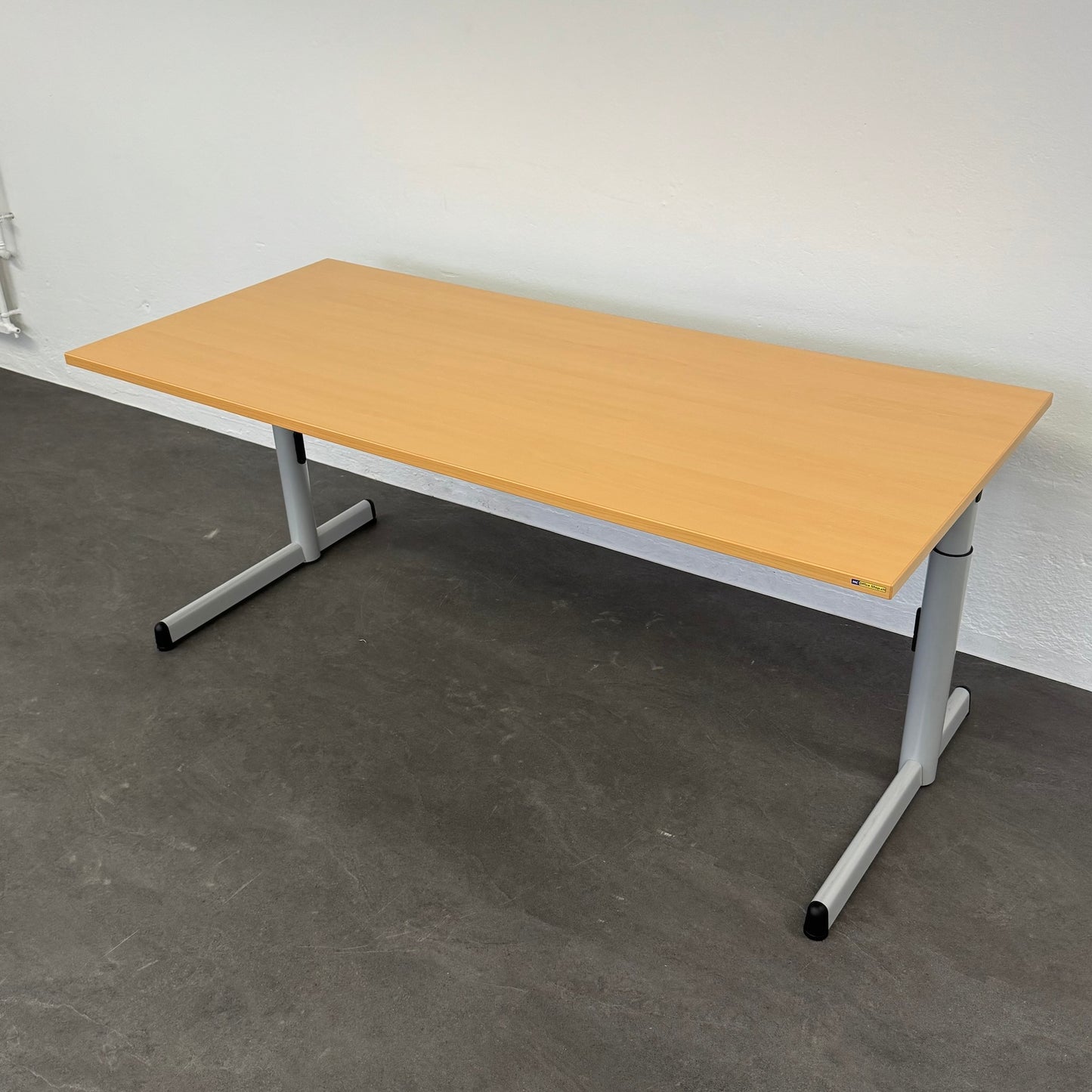 Steelcase Tenaro Schreibtisch mechanisch höhenverstellbar von 620 - 800 mm - 6004633