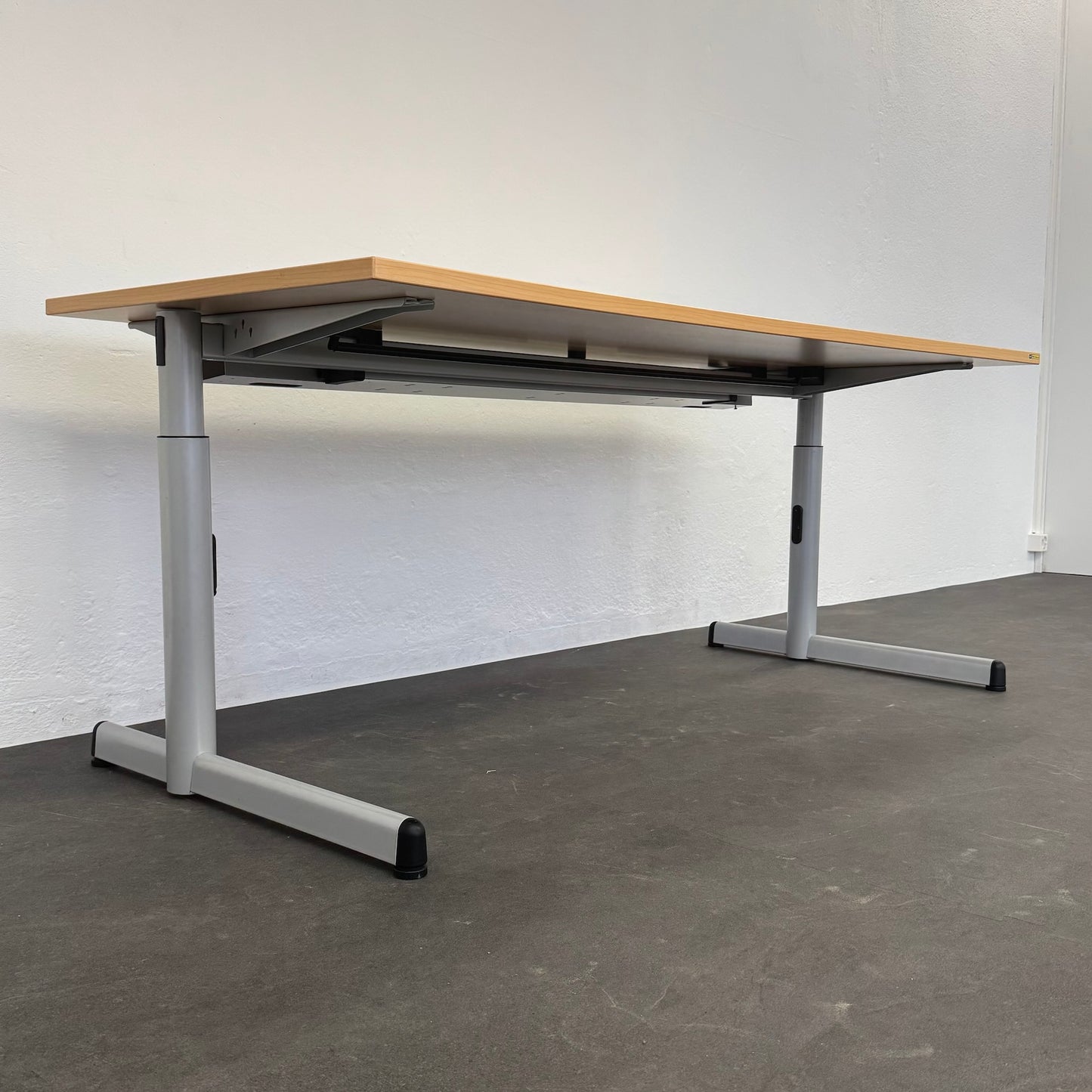 Steelcase Tenaro Schreibtisch mit Tischgestell in silbergrau - 6004633