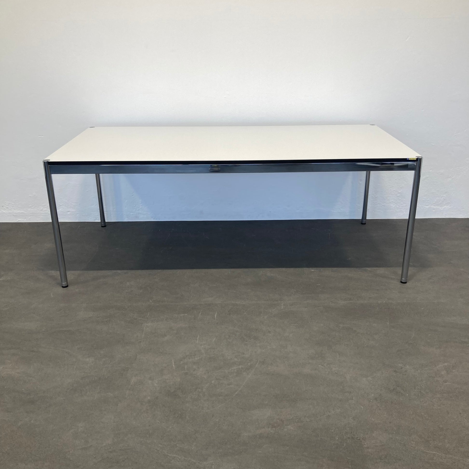 USM Haller Classic Schreibtisch 2000 x 1000 mm - 6005249