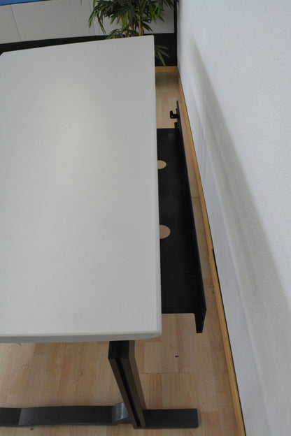 Elan Euroffice Schreibtisch Cosinus Detailfoto Kabelkanal - 6006093