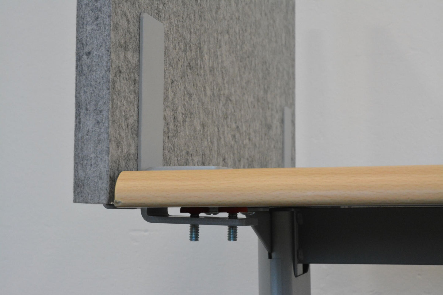 MC MyWall Tischseitentrennwand Detailfoto Halterung - 6007411