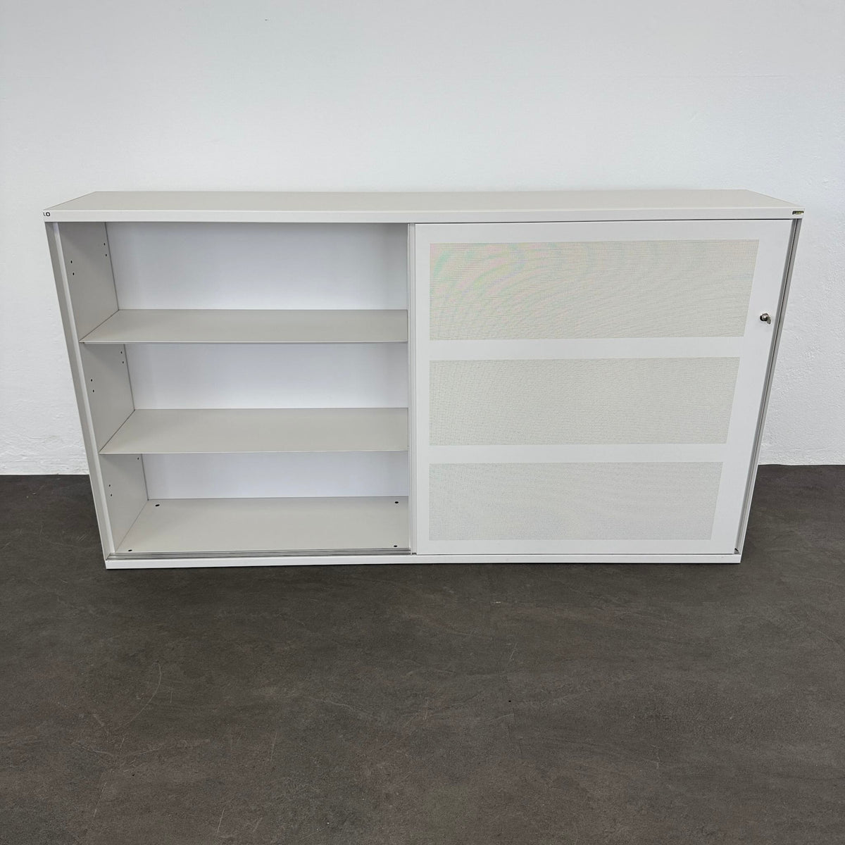 Lista Office LO One Schiebetür-Aktenschrank für 3 Ordner-Reihen - 6007964
