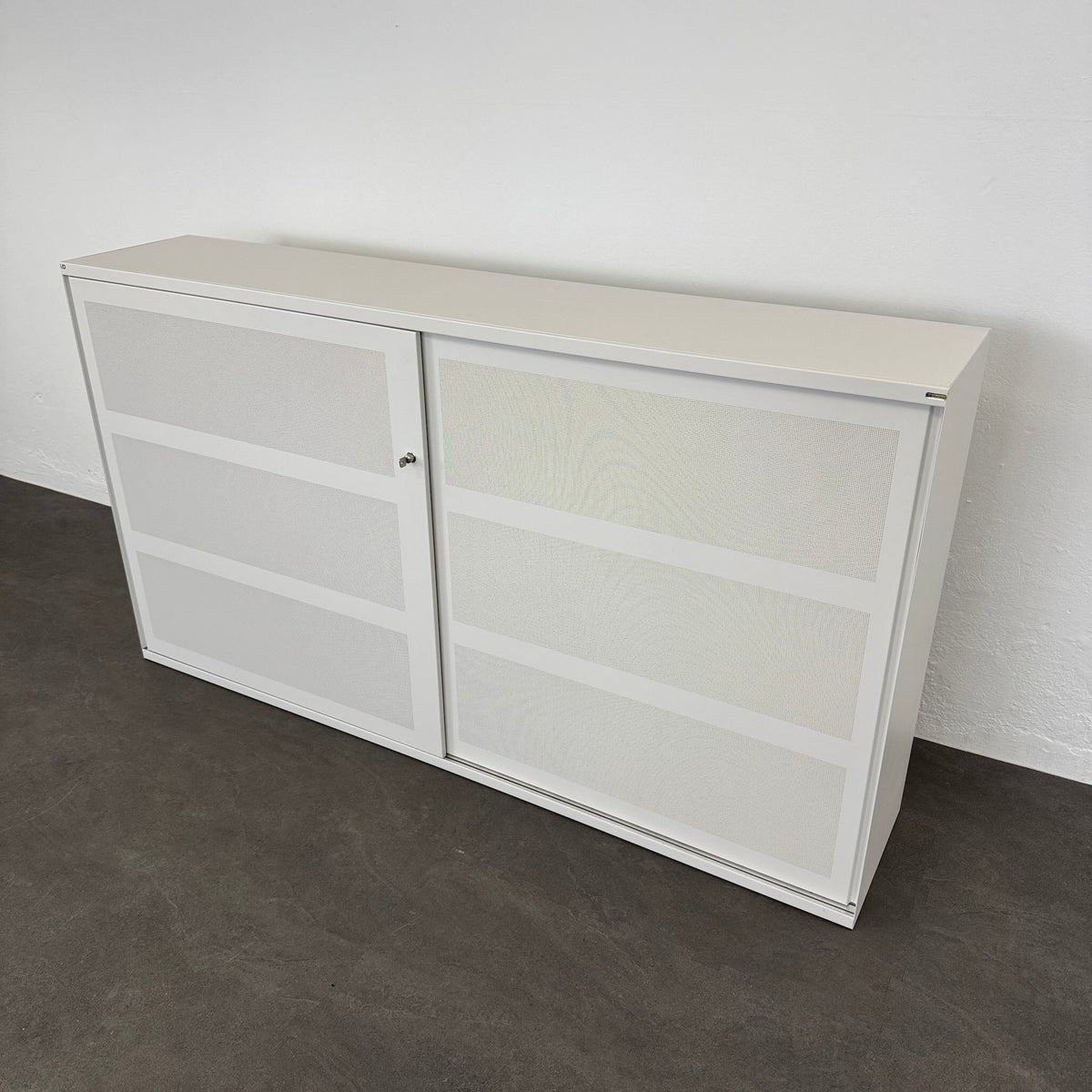 Lista Office LO One Schiebetür-Aktenschrank mit Schlüssel - 6007964