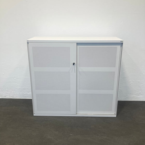 Lista Office One Schiebetür-Aktenschrank 3-OH 1200mm breit mit Schlüssel