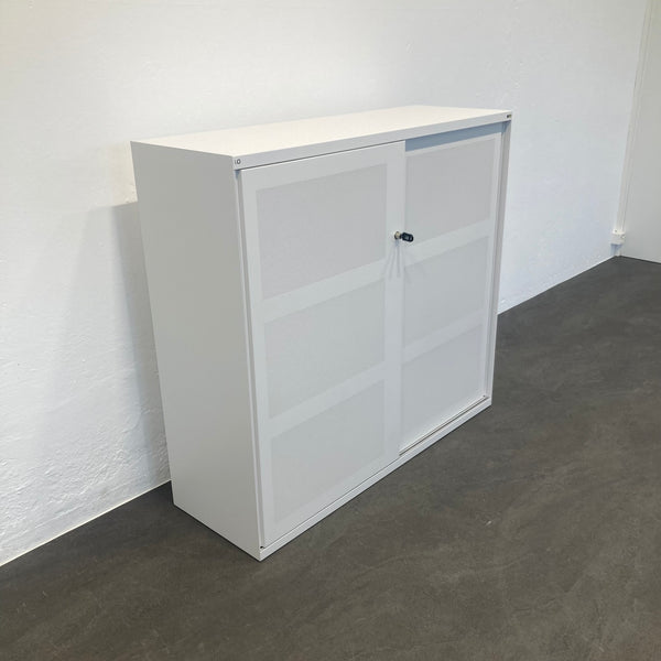 Lista Office One Schiebetür-Aktenschrank 3-OH 1200mm breit mit Schlüssel