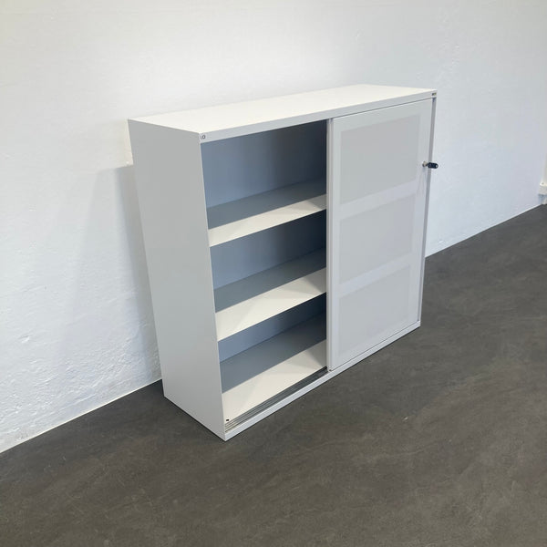 Lista Office One Schiebetür-Aktenschrank 3-OH 1200mm breit mit Schlüssel