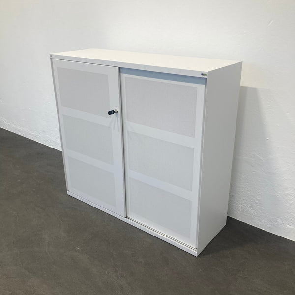 Lista Office One Schiebetür-Aktenschrank 3-OH 1200mm breit mit Schlüssel