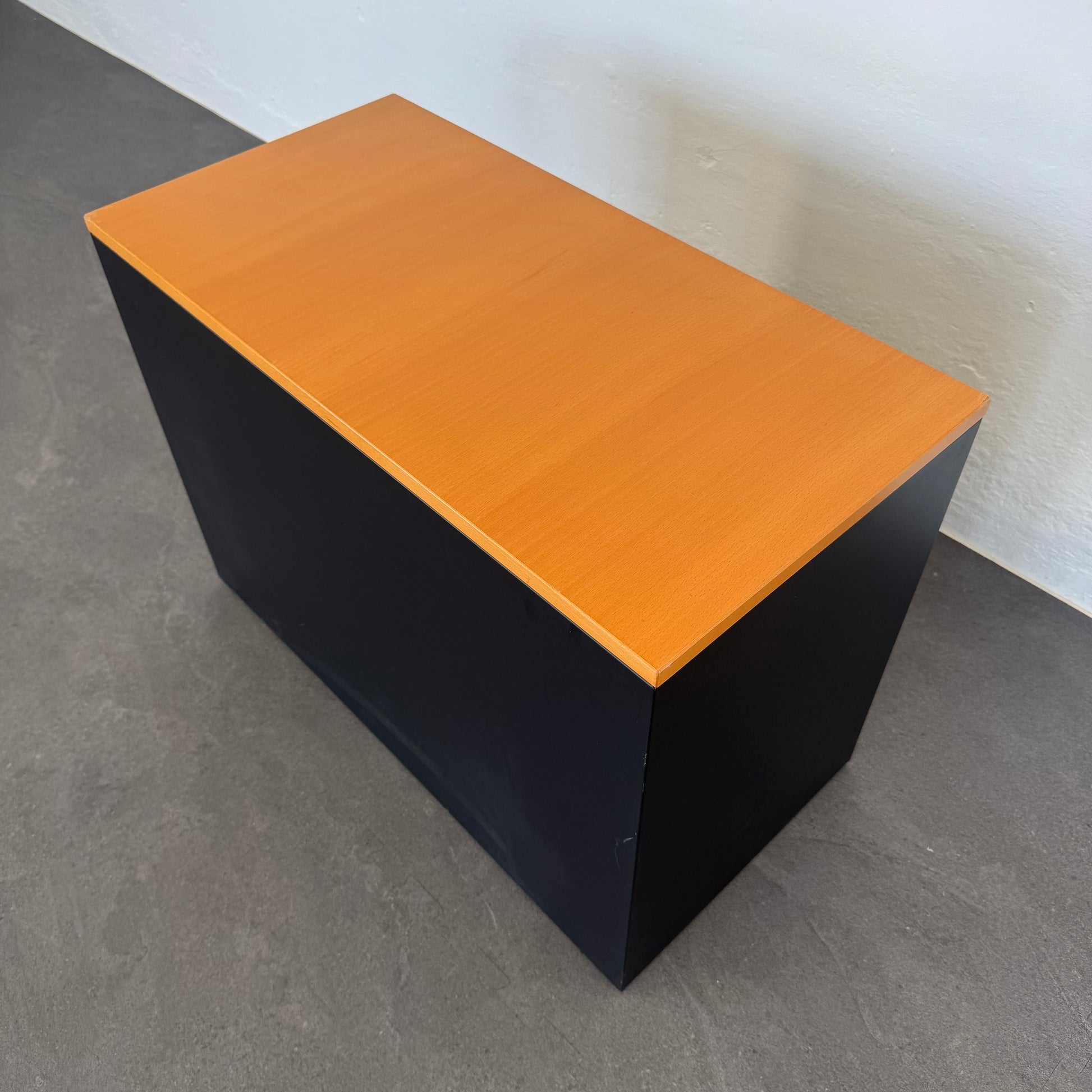 Lista Office Serie L Unterstell-Korpus Ansicht von hinten