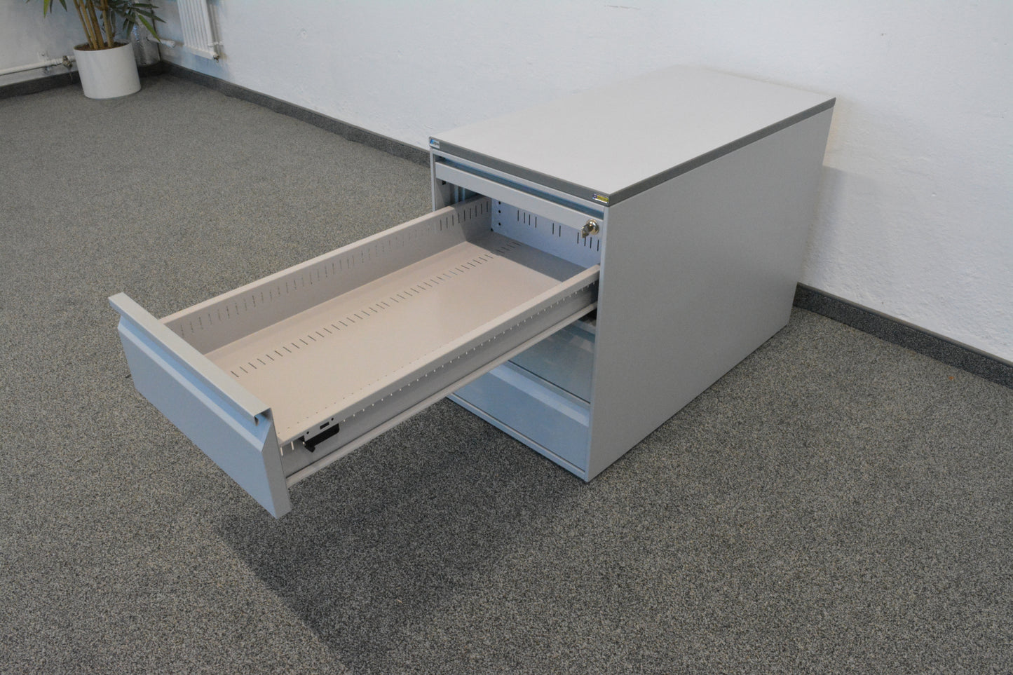 Lista Office Serie L Unterstell-Korpus mot Schublade A6 offen