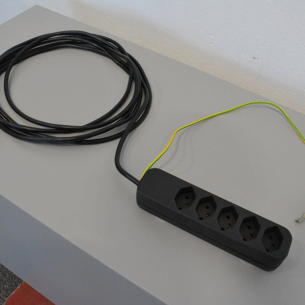 Max Hauri Basic Mehrfachstecker Schwarz - 5 Anschlüsse