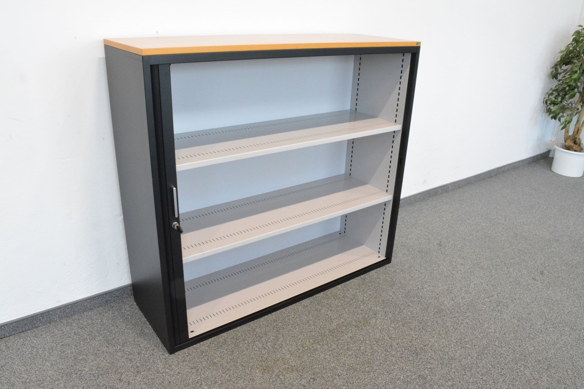 Lista Office Storage Lateralschrank 1200mm breit