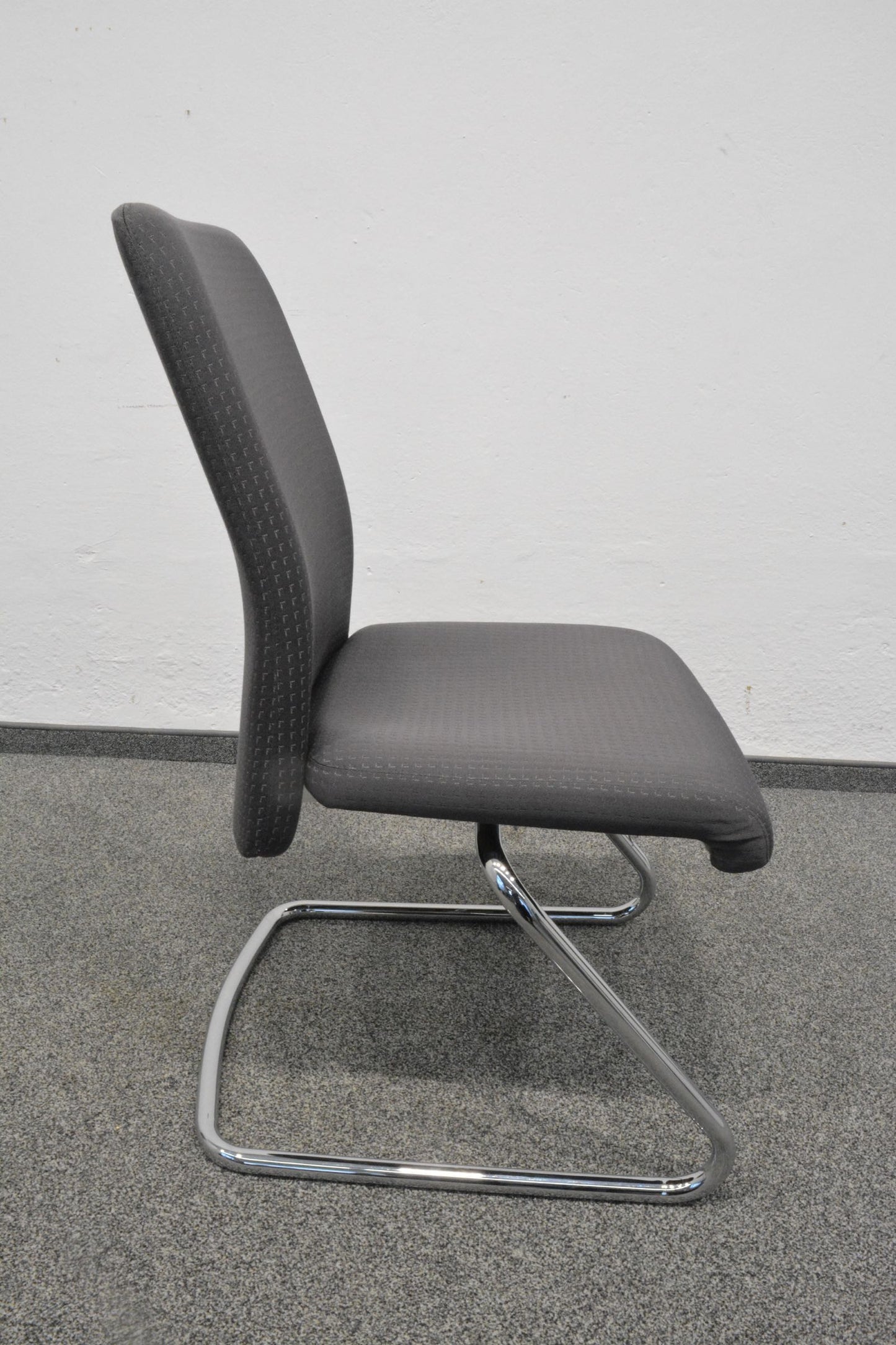 Girsberger Pronto Freischwinger mit Gestell Chrom Glanz
