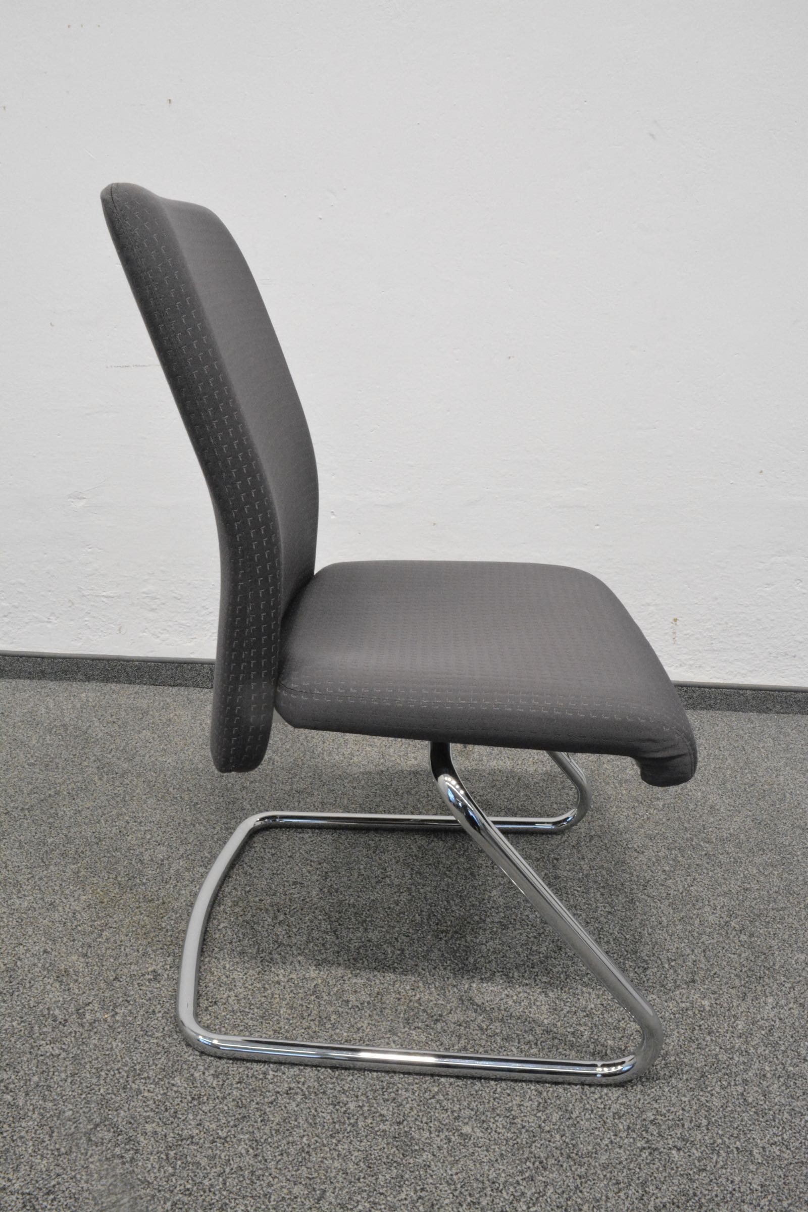Girsberger Pronto Freischwinger mit Gestell Chrom Glanz