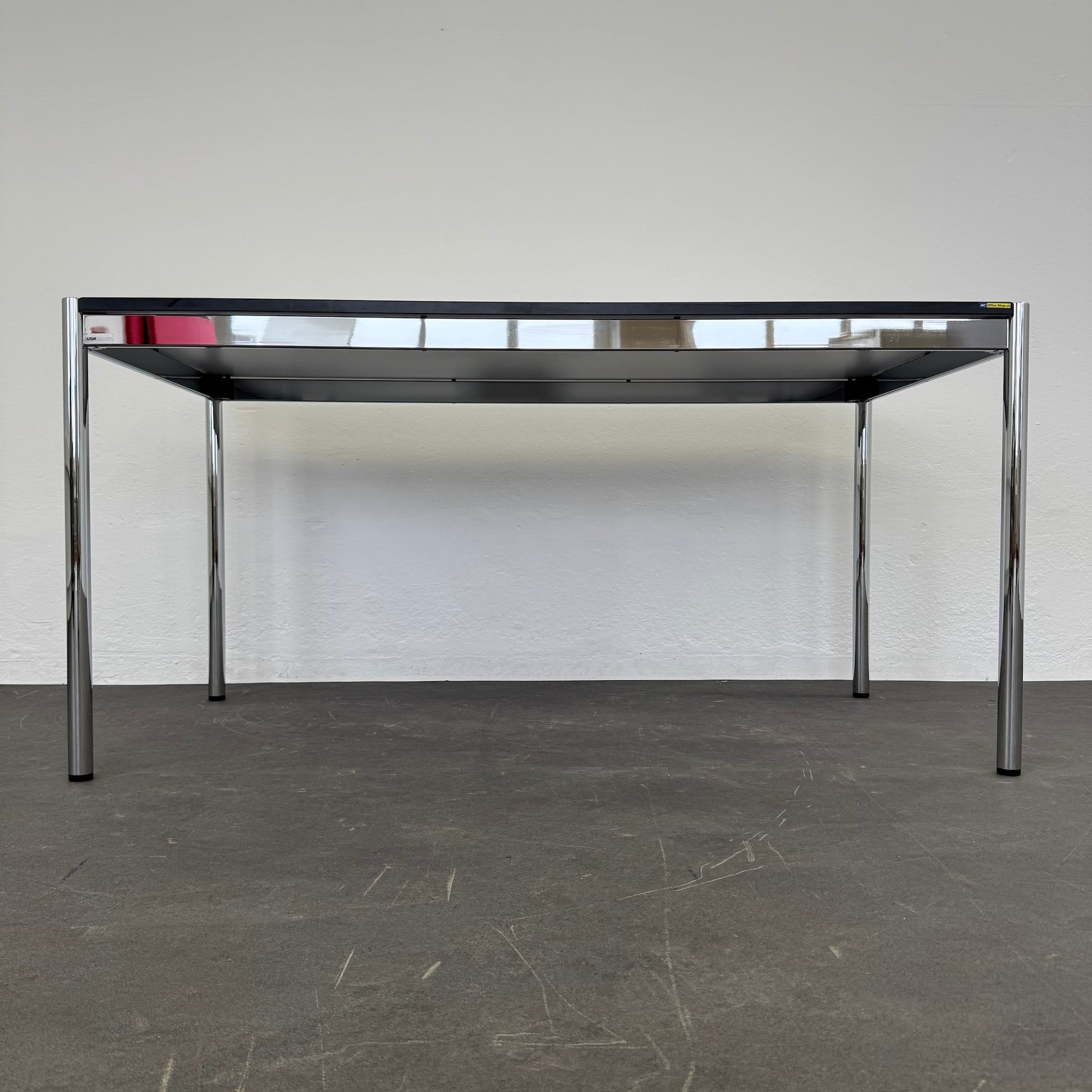 USM-Haller Classic Schreibtisch mit Gestell verschromt