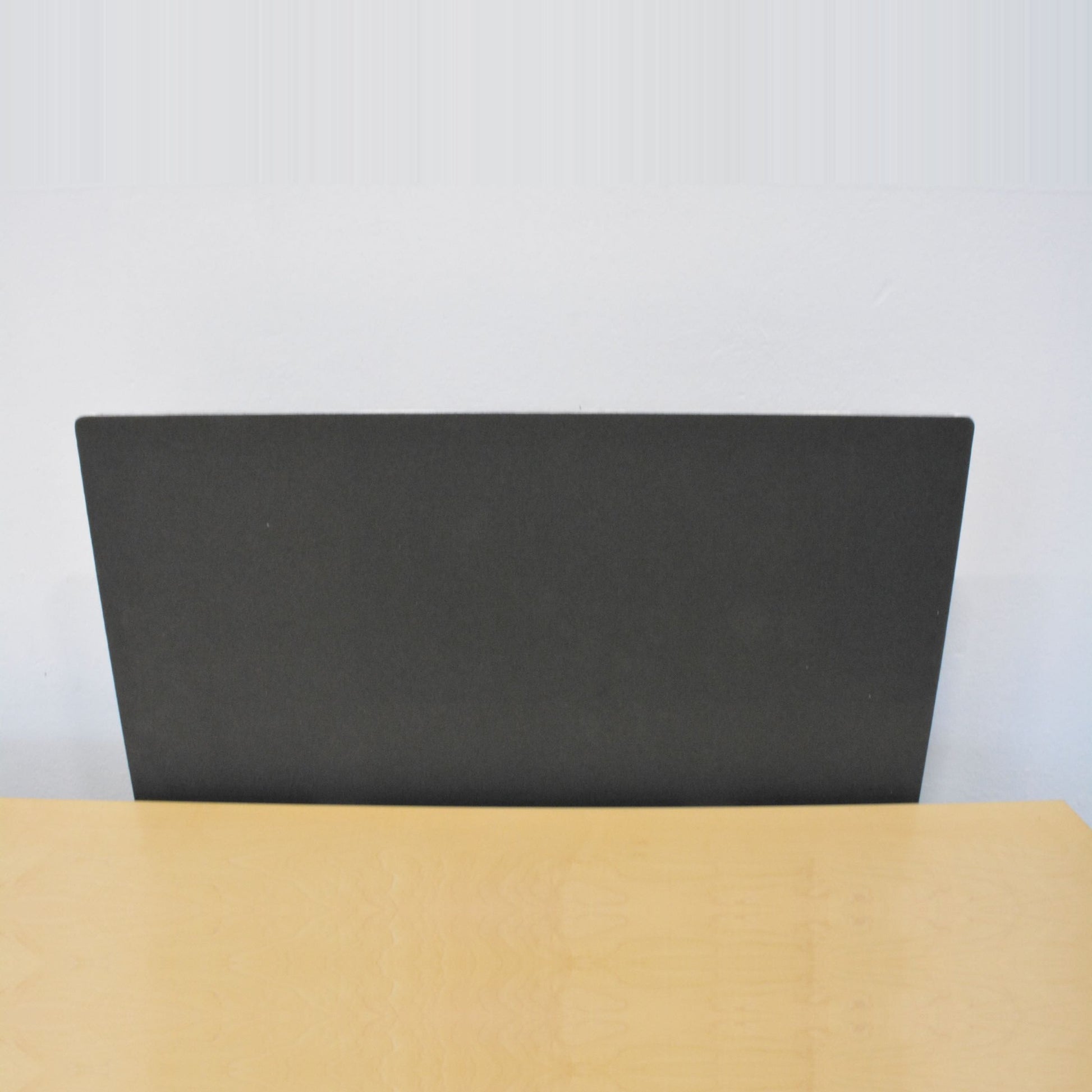 Lista Office One Trennwand mit Tischhalterung Stoffbezug Anthrazit