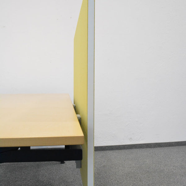 Lista Office LO One Trennwand mit Tischhalterung Olivgrün