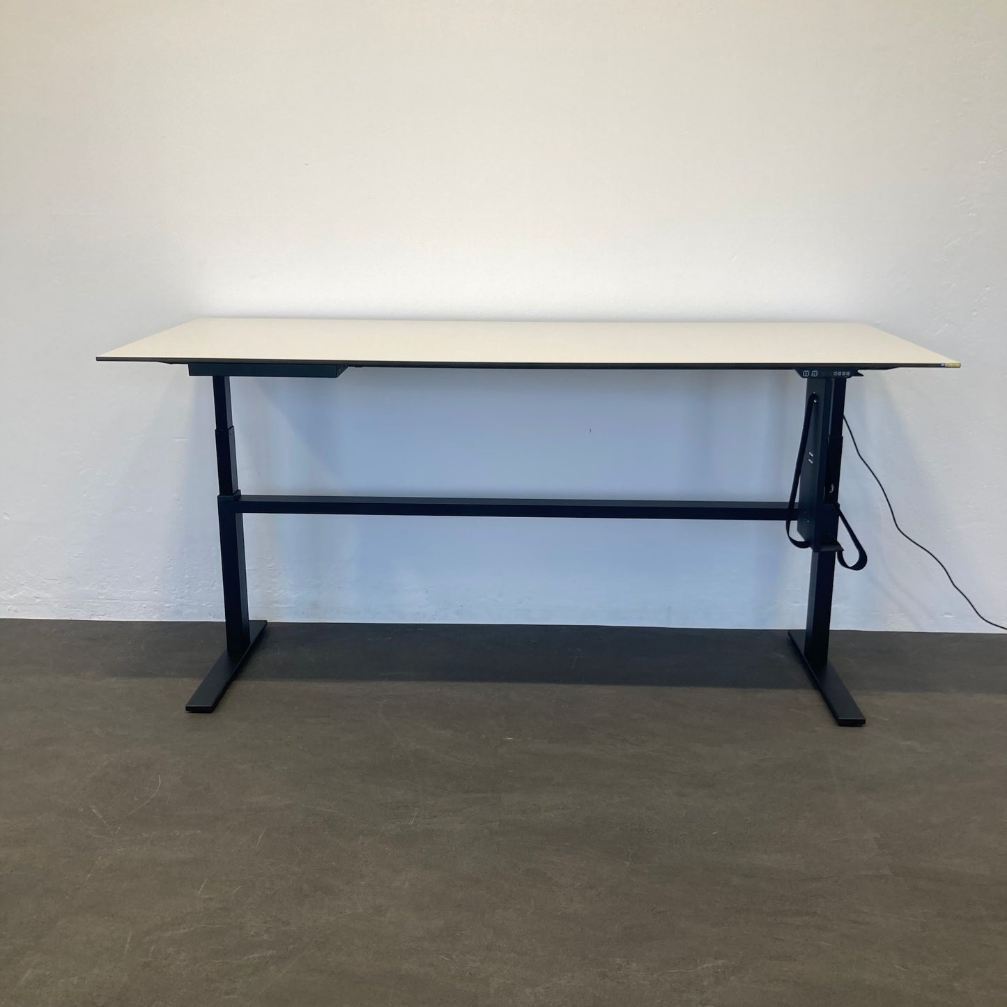 Lista Office LO Choice Sitz-Steh Schreibtisch mit Vollkernplatte Kieselgrau - 6012868