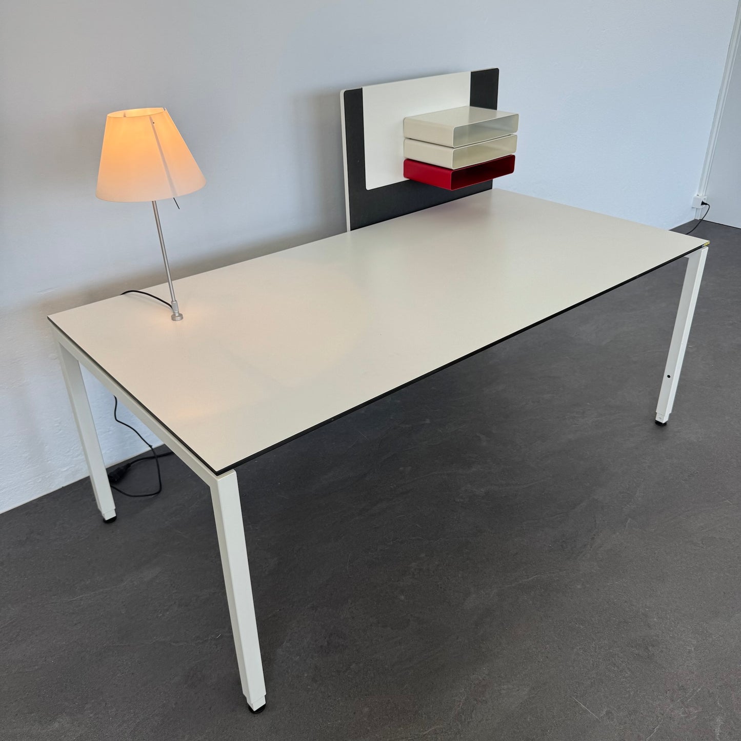 Lista Office Motion Schreibtisch Trennwand rechts montiert