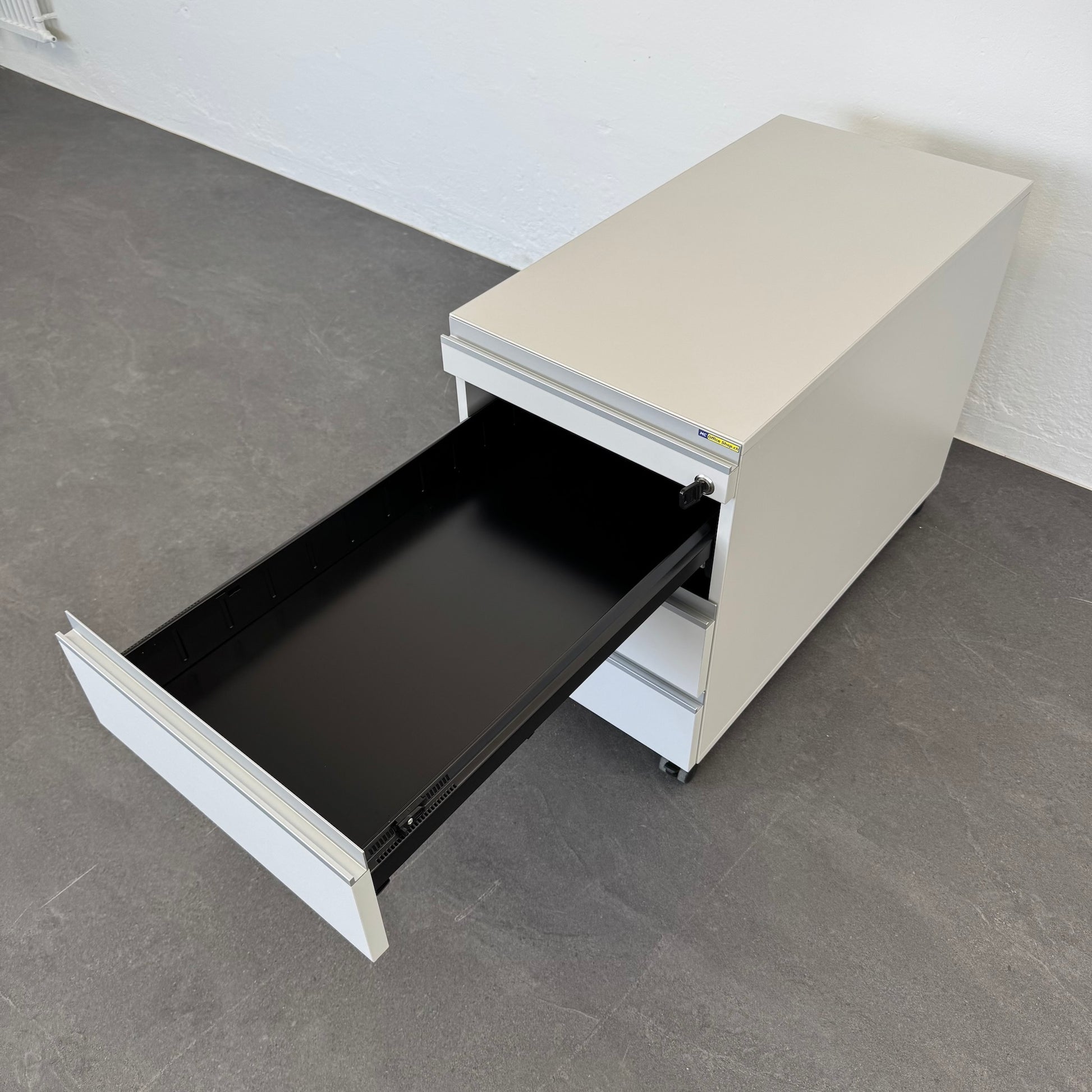 Denz D3 Roll-Korpus obere Schublade offen