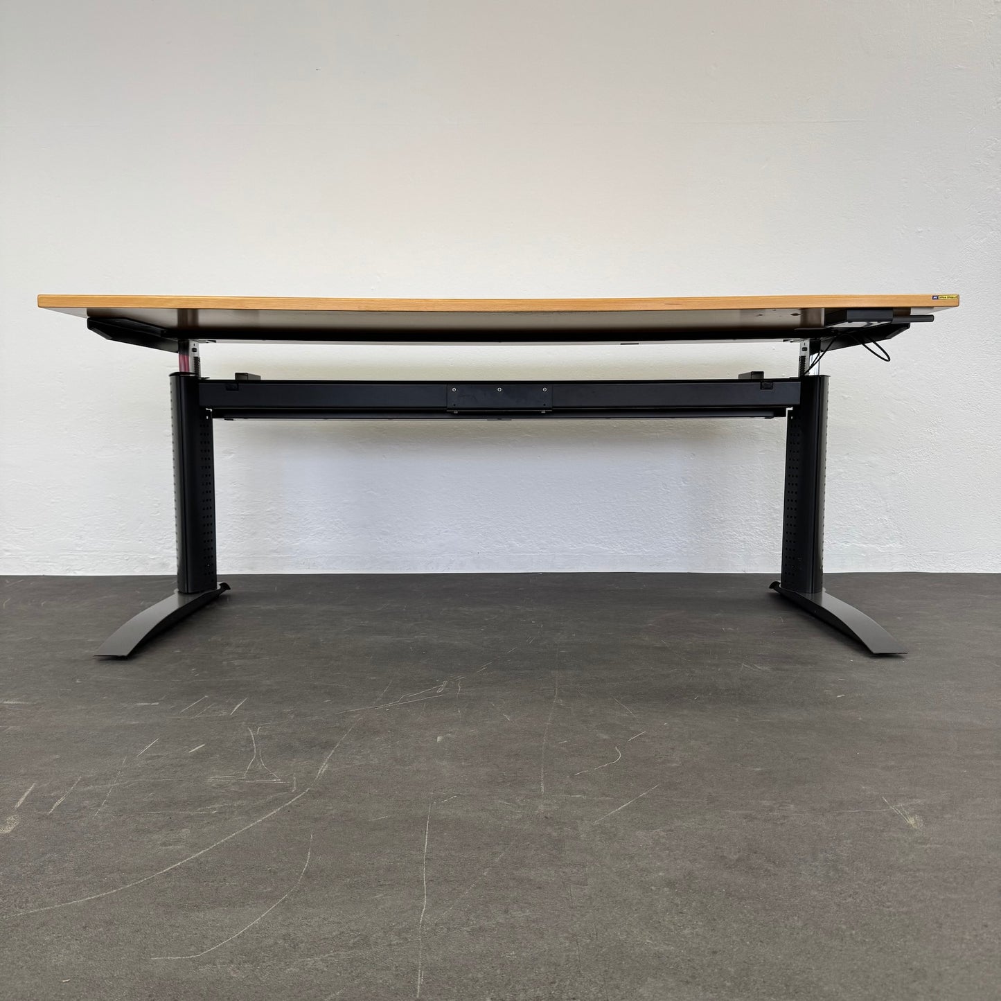 ZKD Joker Sitz-Steh-Schreibtisch Ansicht von unten