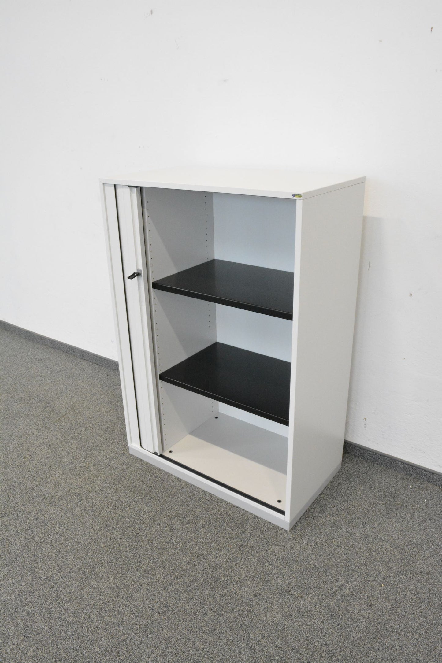 Steelcase Share It Lateralschrank offen von rechts