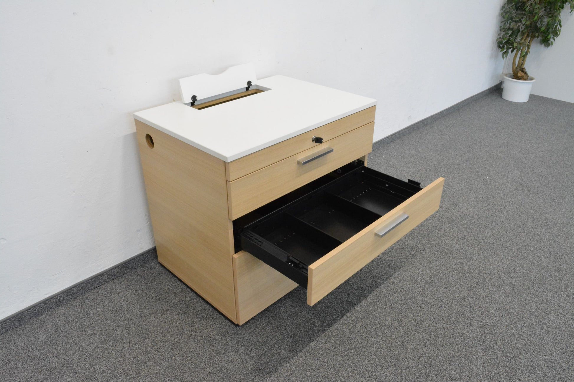Echo Classic Sideboard mit Breitschublade offen