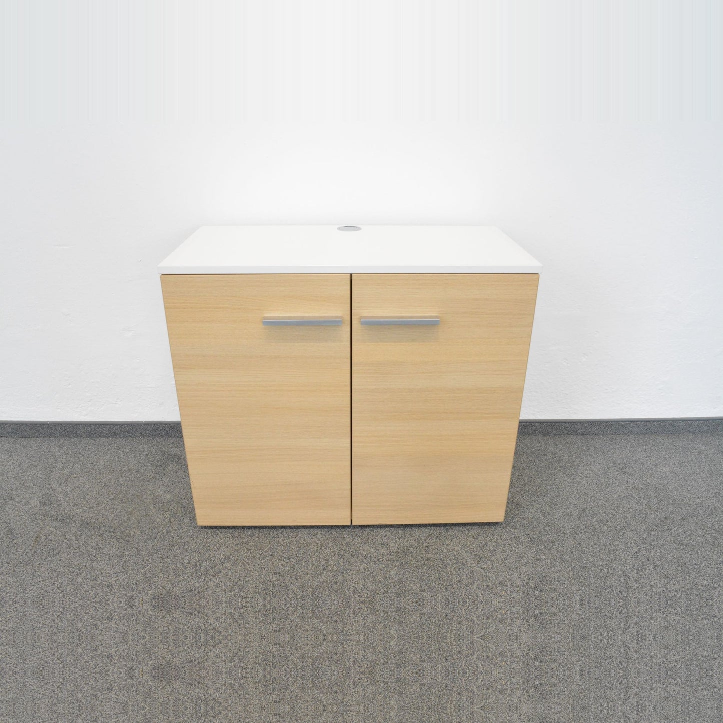 Echo Flügeltür-Aktenschrank aus Spanplatte in Eichendekor