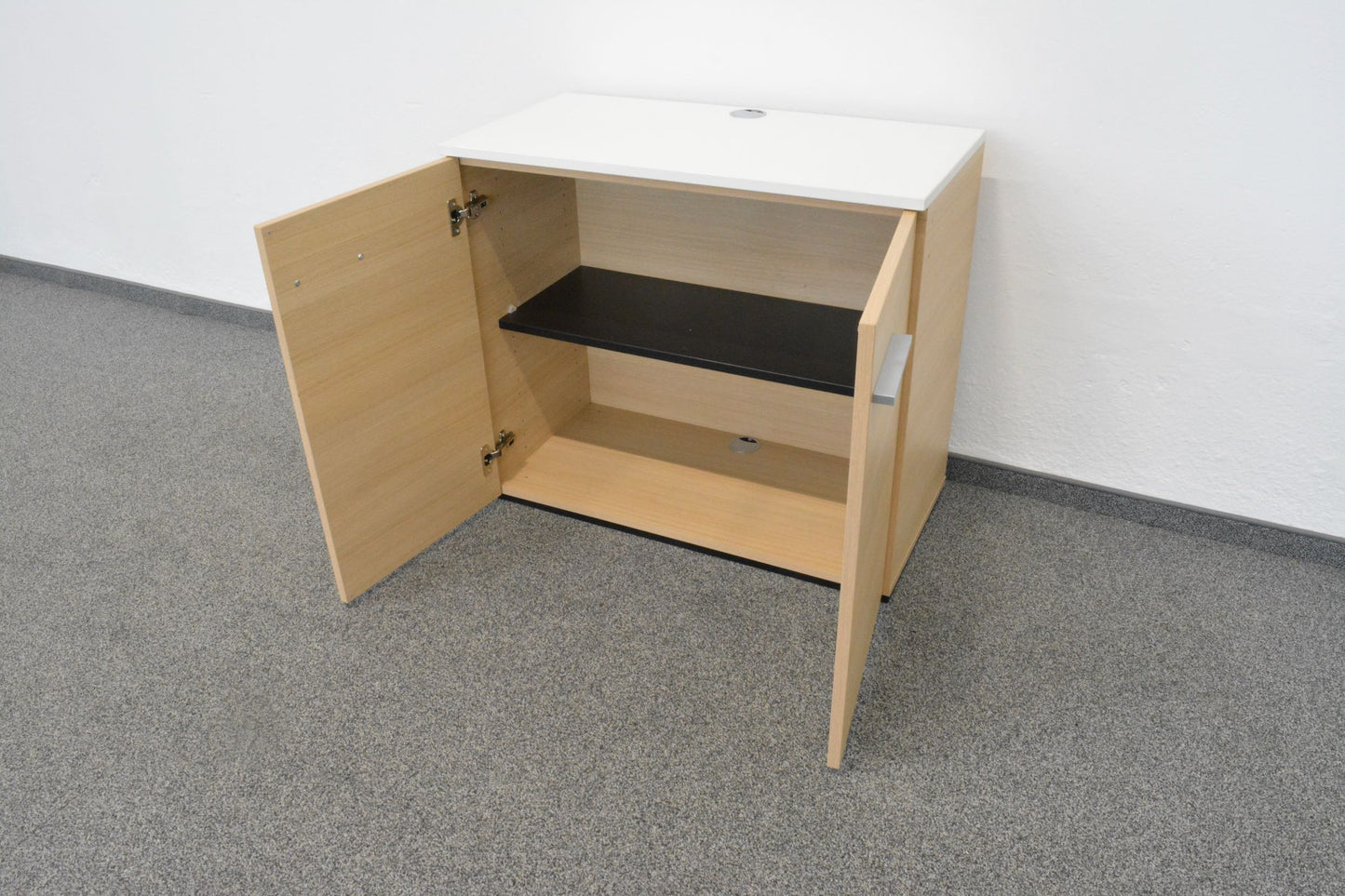 Echo Flügeltür-Aktenschrank mit Deckblatt in Spanplatte weiss