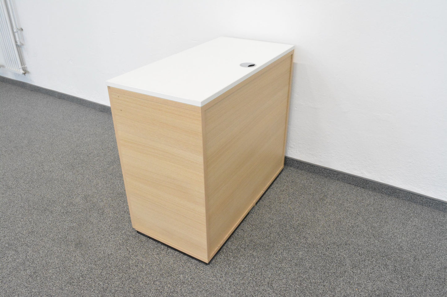 Echo Flügeltür-Aktenschrank Ansicht von hinten
