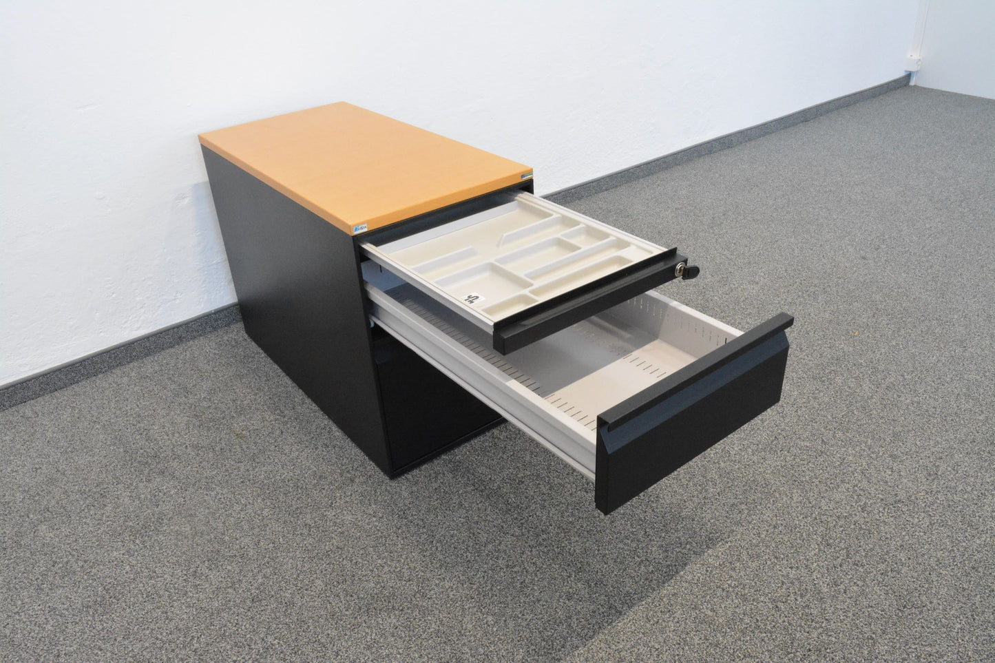 Lista Office Serie L Unterstell-Korpus mit Schublade offen