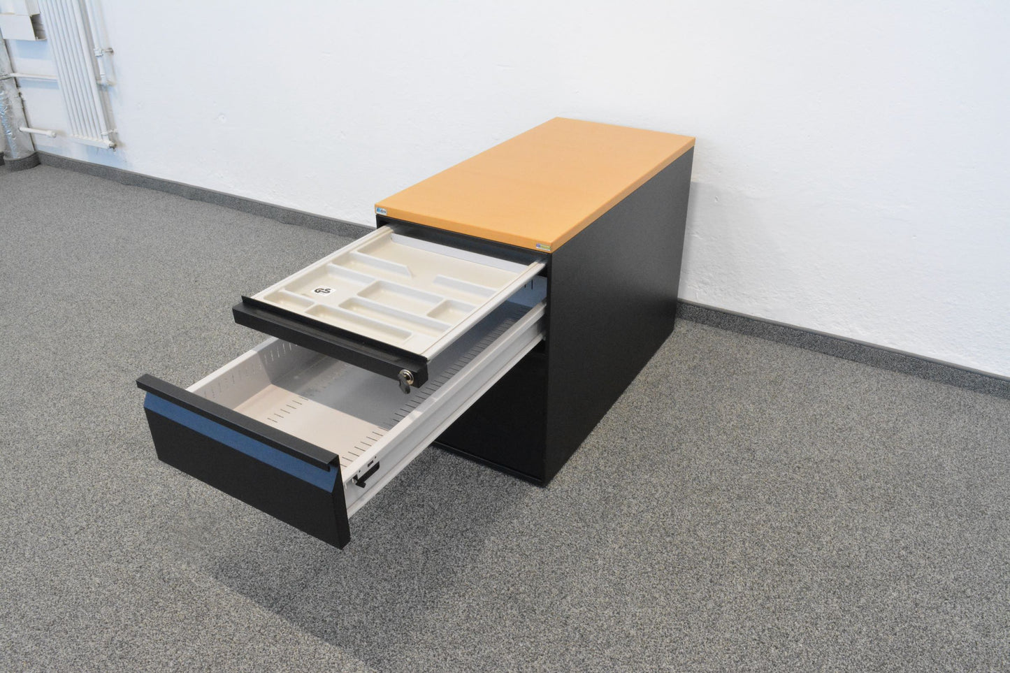 Lista Office Serie L Unterstell-Korpus mit Materialschale offen