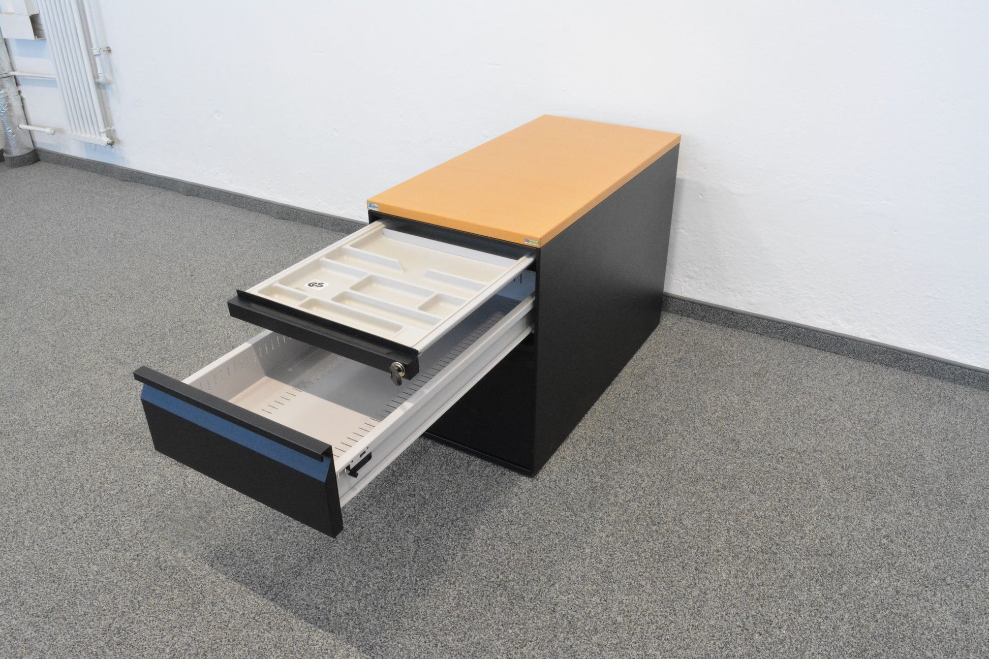 Lista Office Serie L Unterstell-Korpus mit Materialschale offen