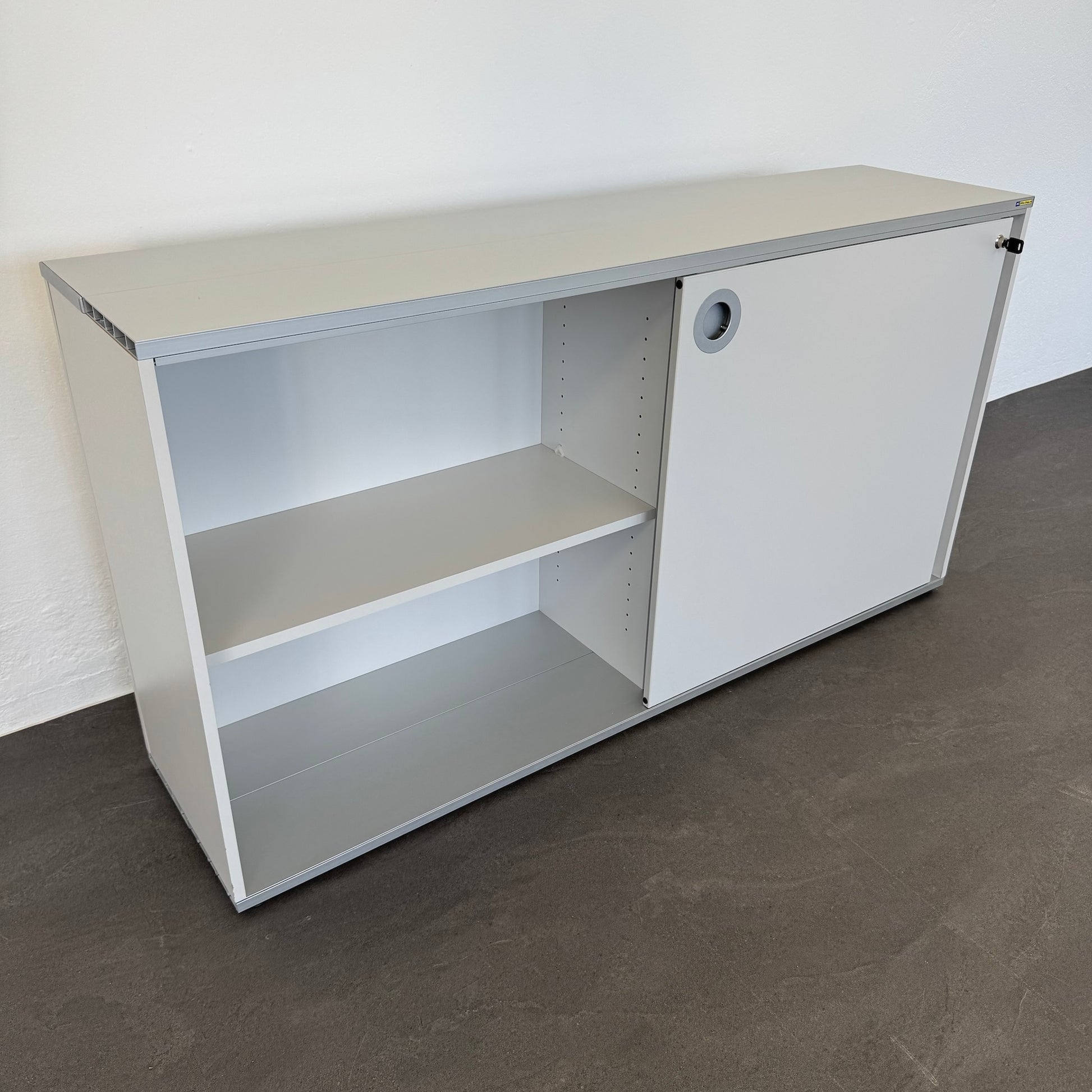 Denz D3 Schiebetür-Aktenschrank 1600mm breit