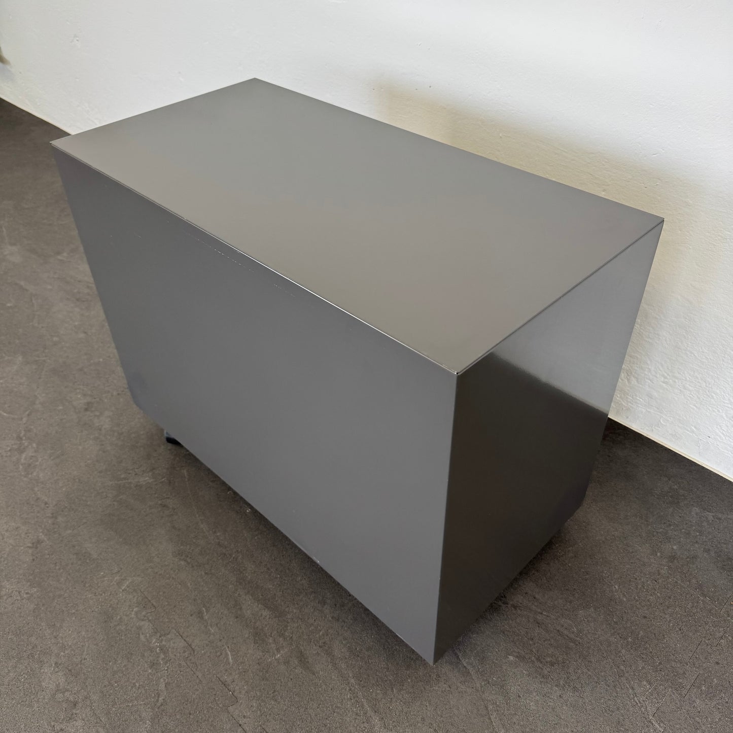 Lista Office Serie L Roll-Korpus Ansicht von hinten