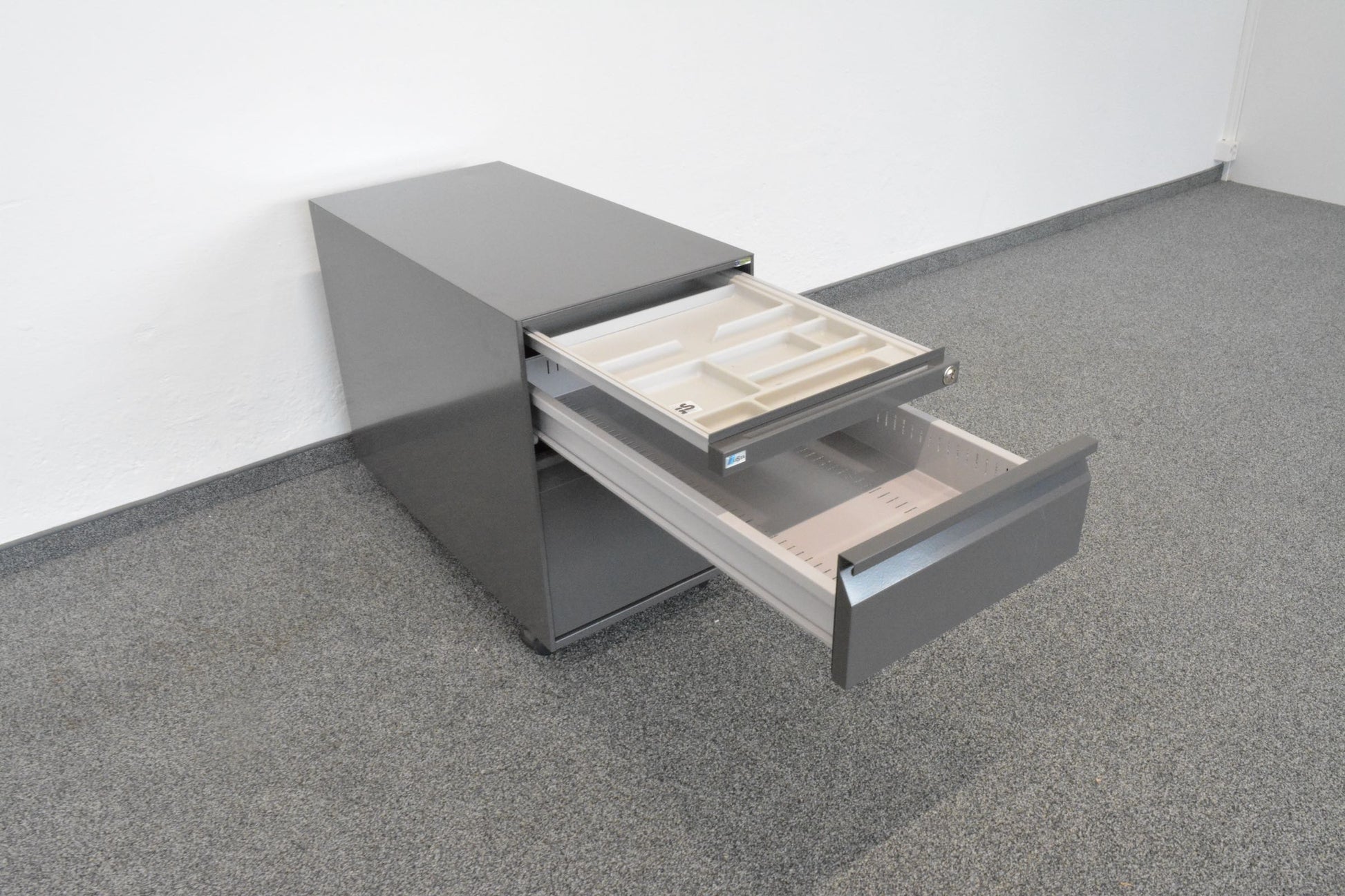 Lista Office Serie L Roll-Korpus mit Schublade offen
